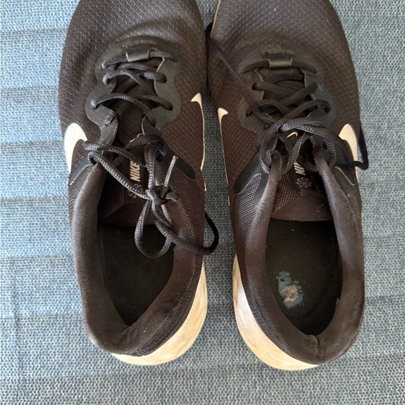 Nike Black and White Running Shoes main image 5